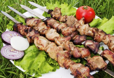 Шашлык: 5 вкусных маринадов этого лета