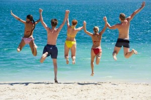 7 интересных игр с друзьями и детьми на море и пляже
