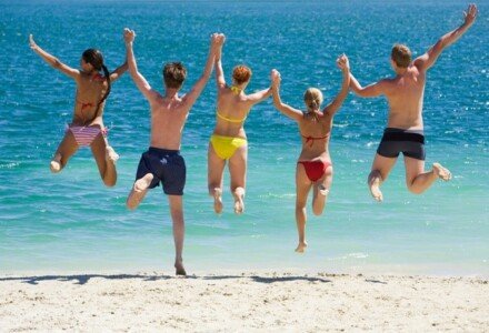 7 интересных игр с друзьями и детьми на море и пляже