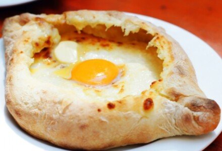 Как приготовить сочный и вкусный грузинский хачапури у себя дома?