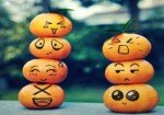 Чем эмоции отличаются от чувств?