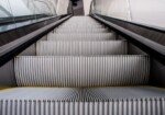 Почему в метро поручень движется быстрее, чем ступеньки?