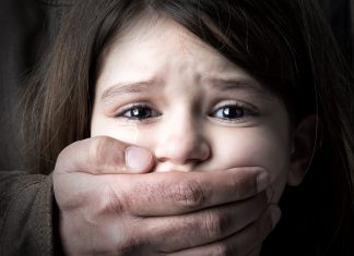 Защити своего ребенка и узнай, как говорить с детьми о насилии
