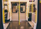 Почему двери в метро тяжелые: секрет раскрыт